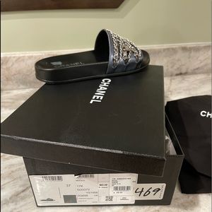 Chanel slides